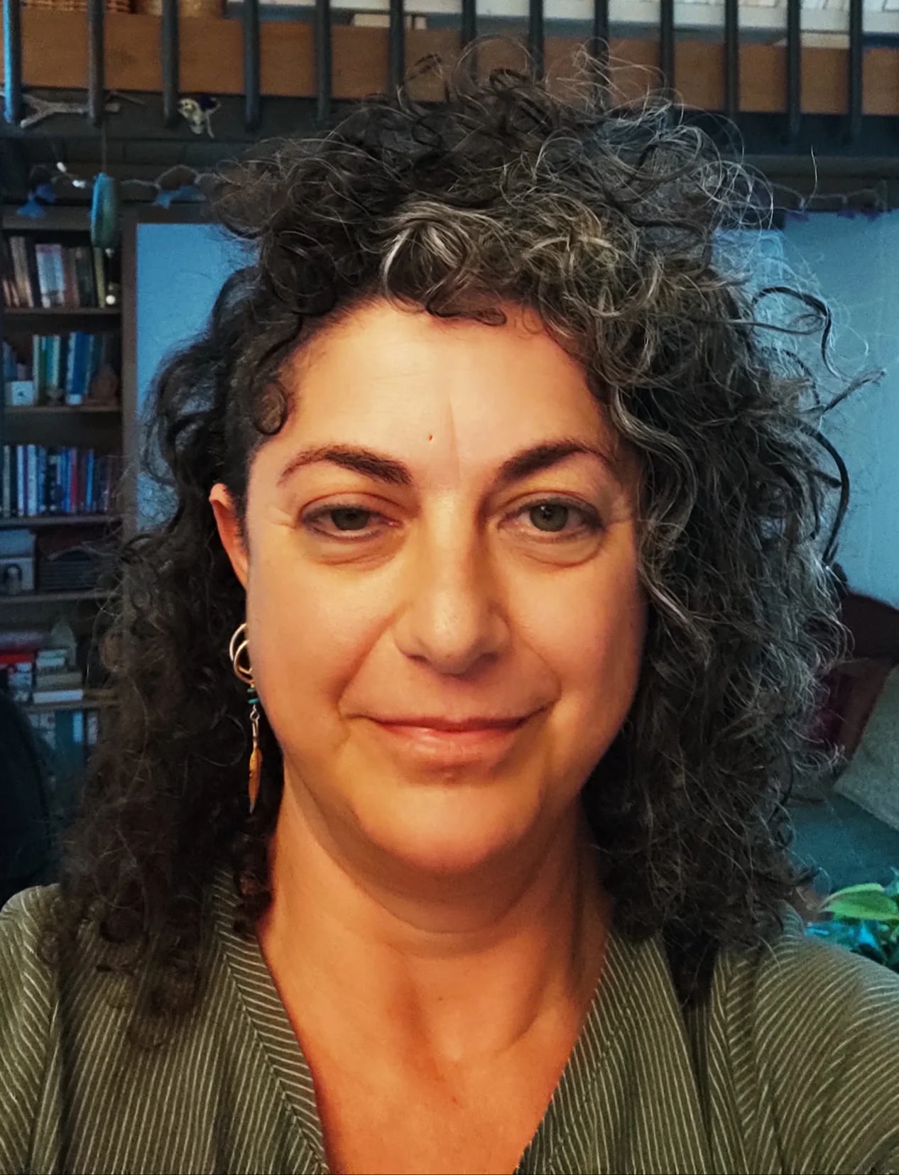 שירלי כורש מנחת קבוצות חשיבה הכרתית